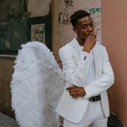 HOLY SMOKE <strong>Your urban escape into the wilderness</strong>